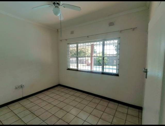 3 BEDROOM FREESTANDING TO LET IN PANORAMA
